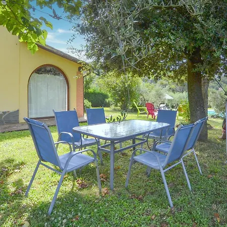 Lovely In With Kitchen Holiday home